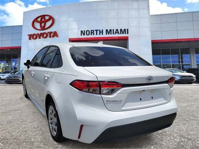 2024 Toyota Corolla LE photo 3