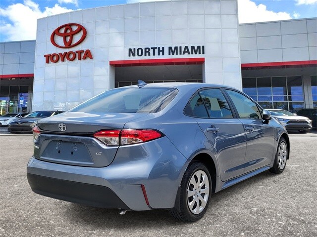 2025 Toyota Corolla LE photo 4