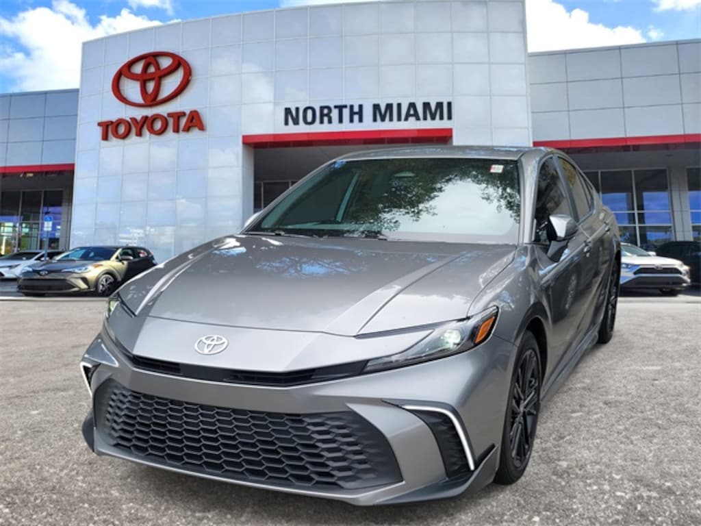 Used 2025 Toyota Camry SE Sedan