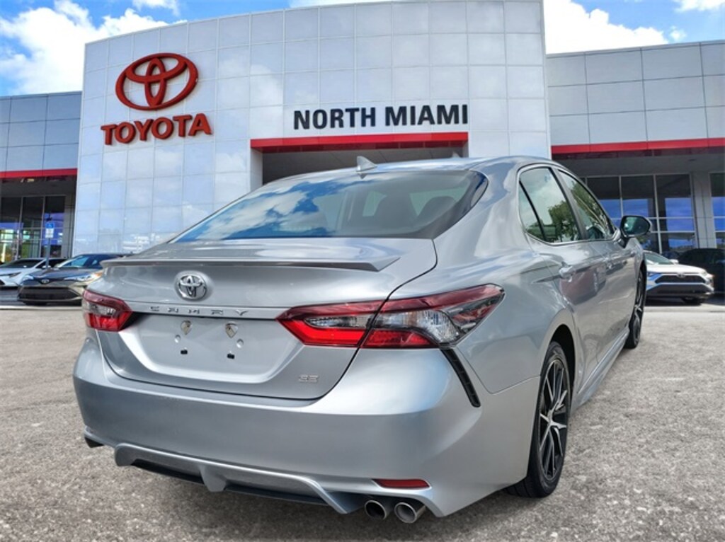 Used 2024 Toyota Camry SE Sedan