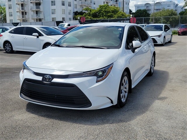 2024 Toyota Corolla LE photo 2