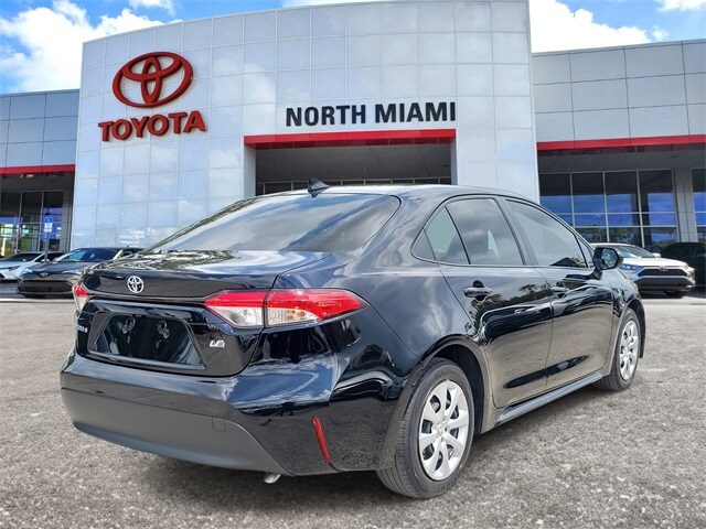 2023 Toyota Corolla LE photo 4