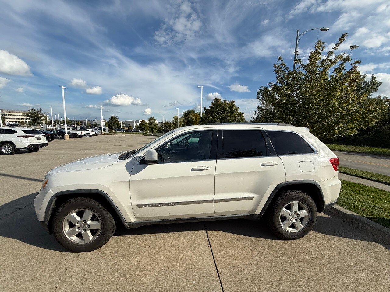 2011 Jeep Grand Cherokee Laredo photo 3