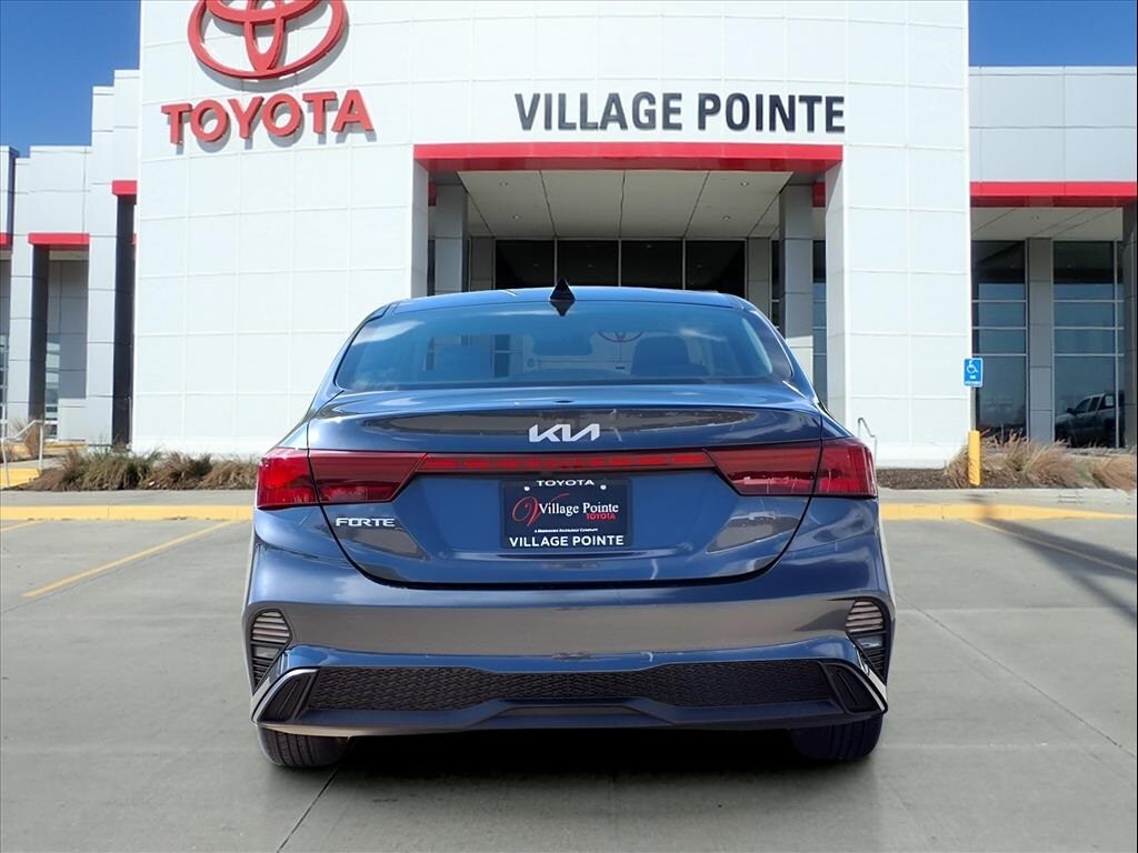2023 Kia Forte LXS photo 4
