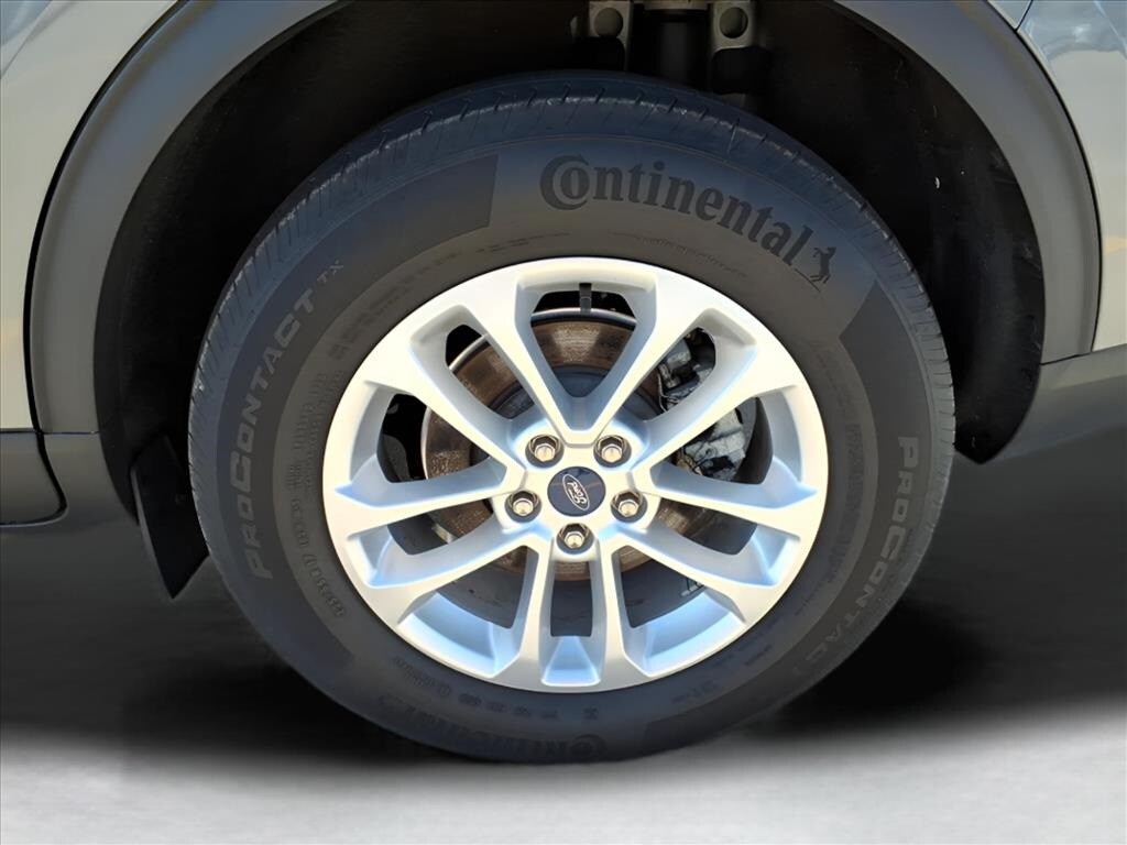 2022 Ford Escape SE photo 3