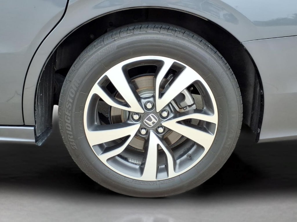 Used 2023 Honda Odyssey Touring Van