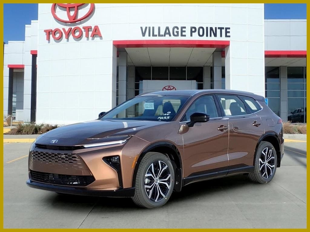 2025 Toyota Crown Signia XLE's photo