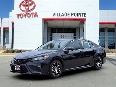 2023 Toyota Camry SE Sedan