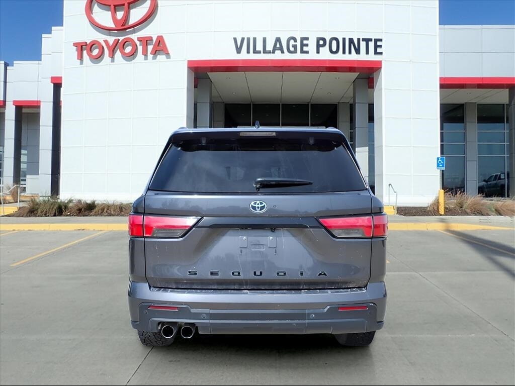 2023 Toyota Sequoia TRD Pro photo 4