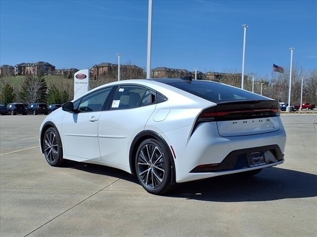 2026 Toyota Prius XLE photo 3