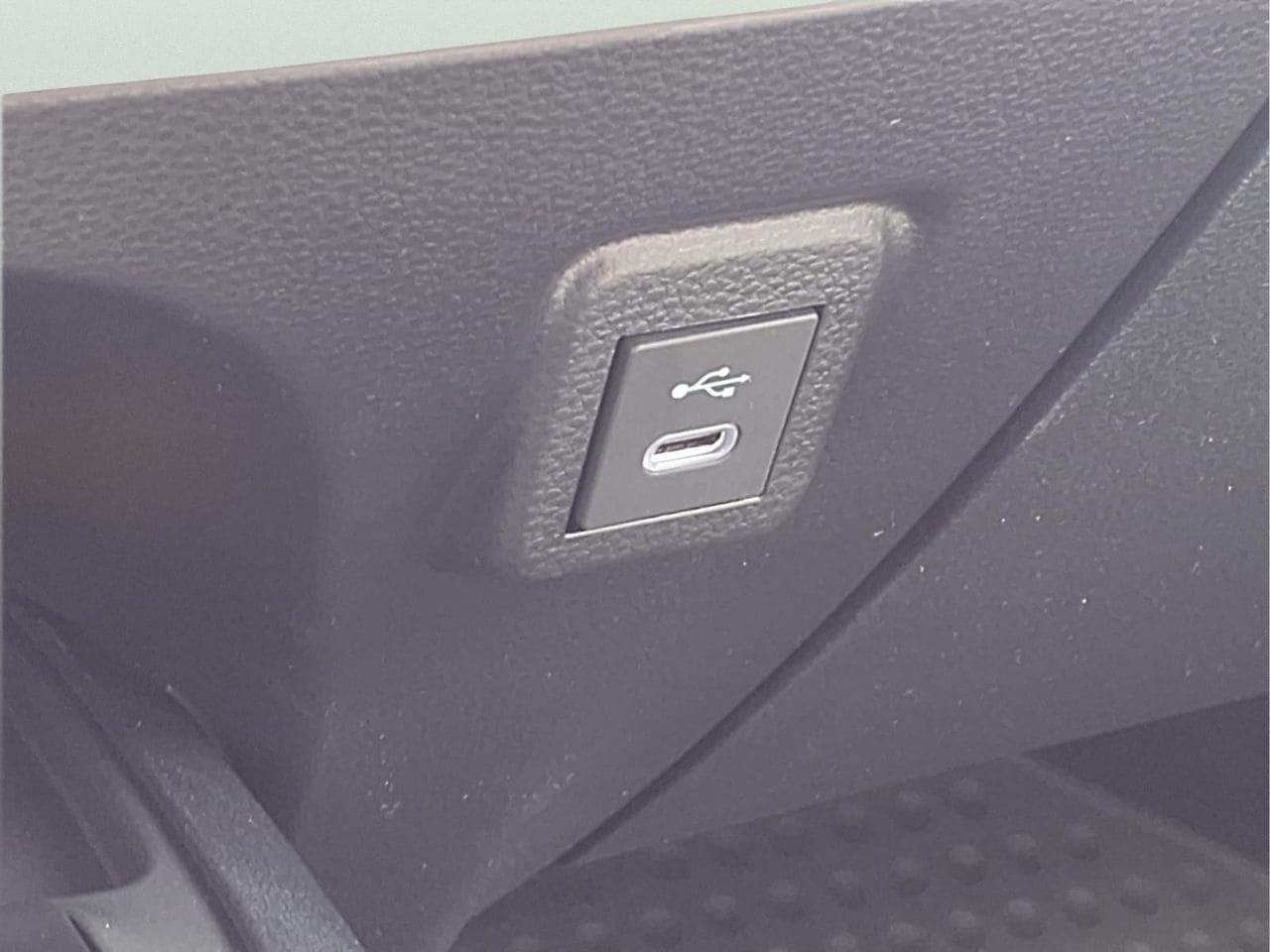 2026 Toyota Corolla XLE - Photo 16