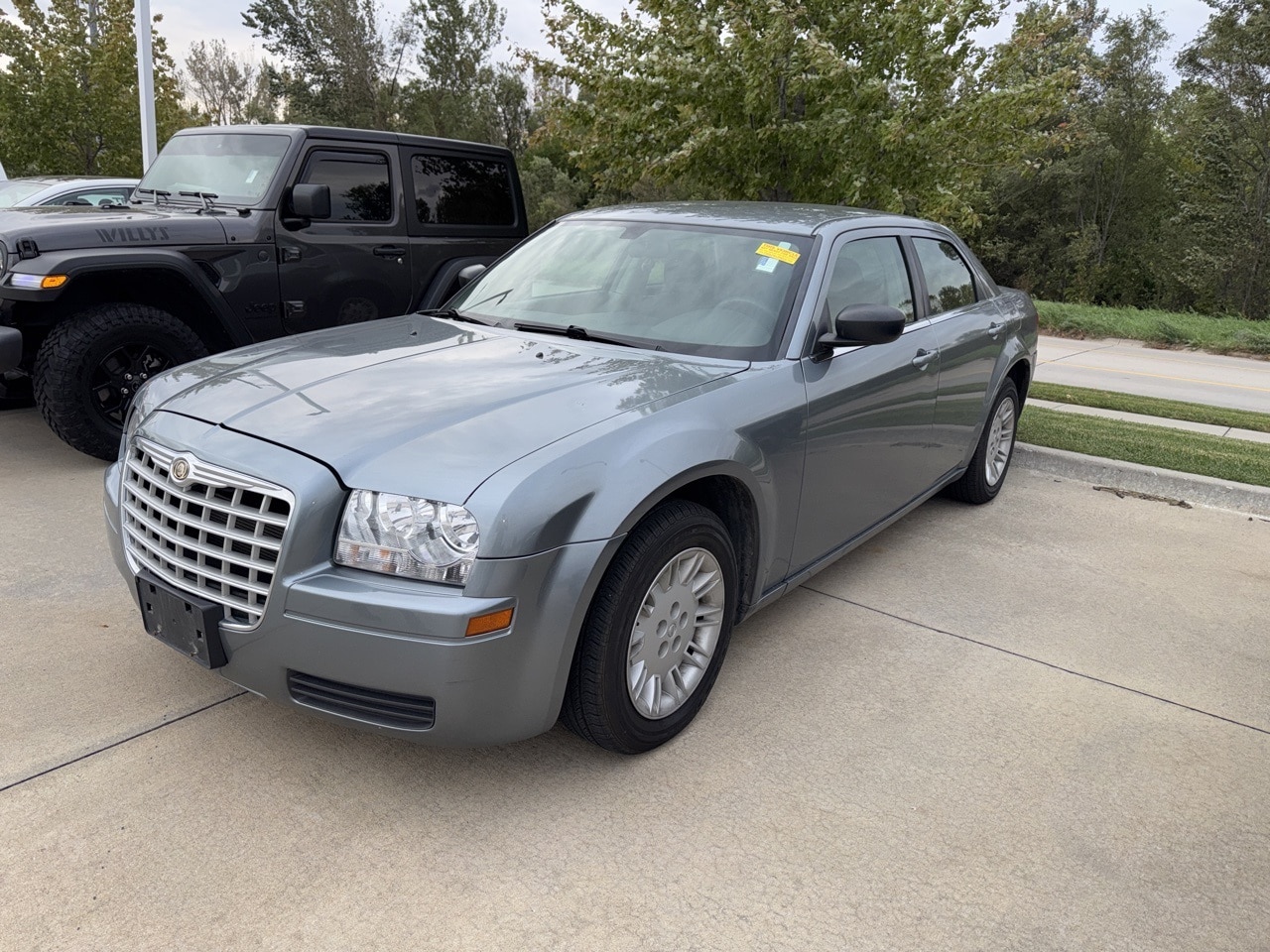 Used 2007 Chrysler 300 Base with VIN 2C3KA43R77H702382 for sale in Omaha, NE