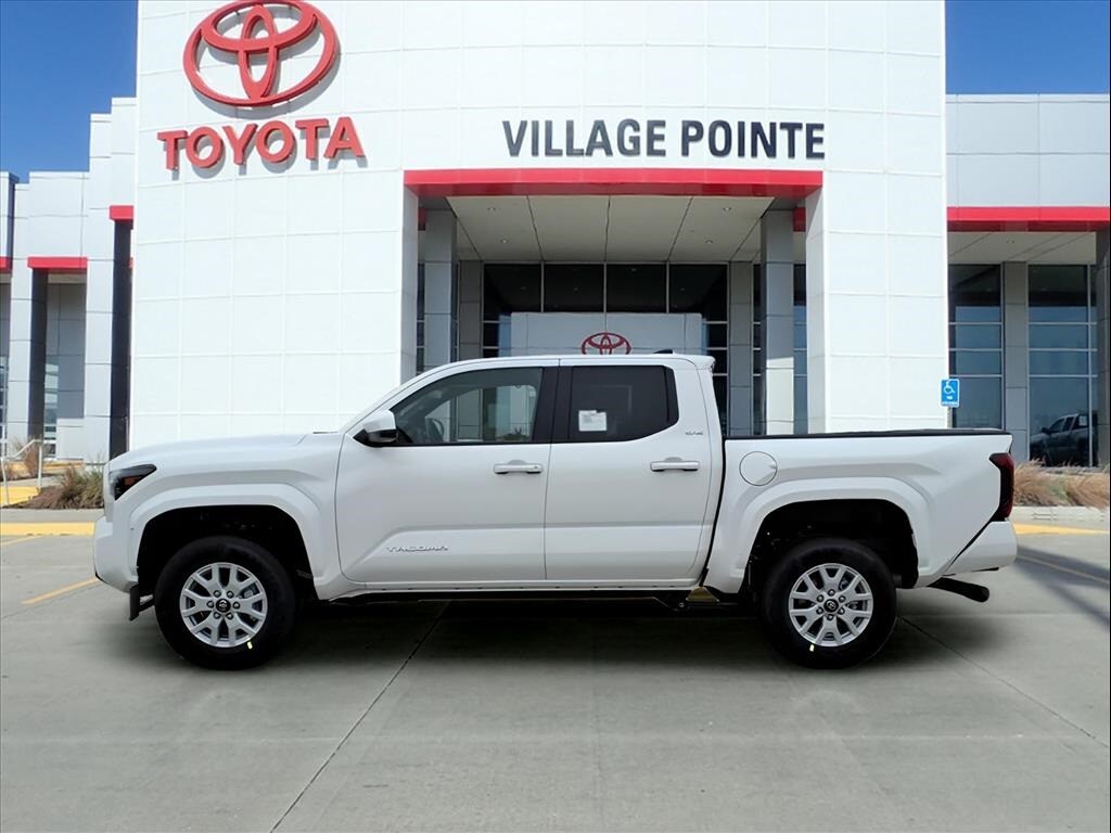 2026 Toyota Tacoma SR5 Double Cab photo 2