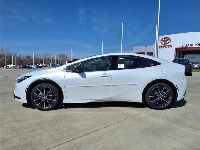 2026 Toyota Prius XLE photo 2