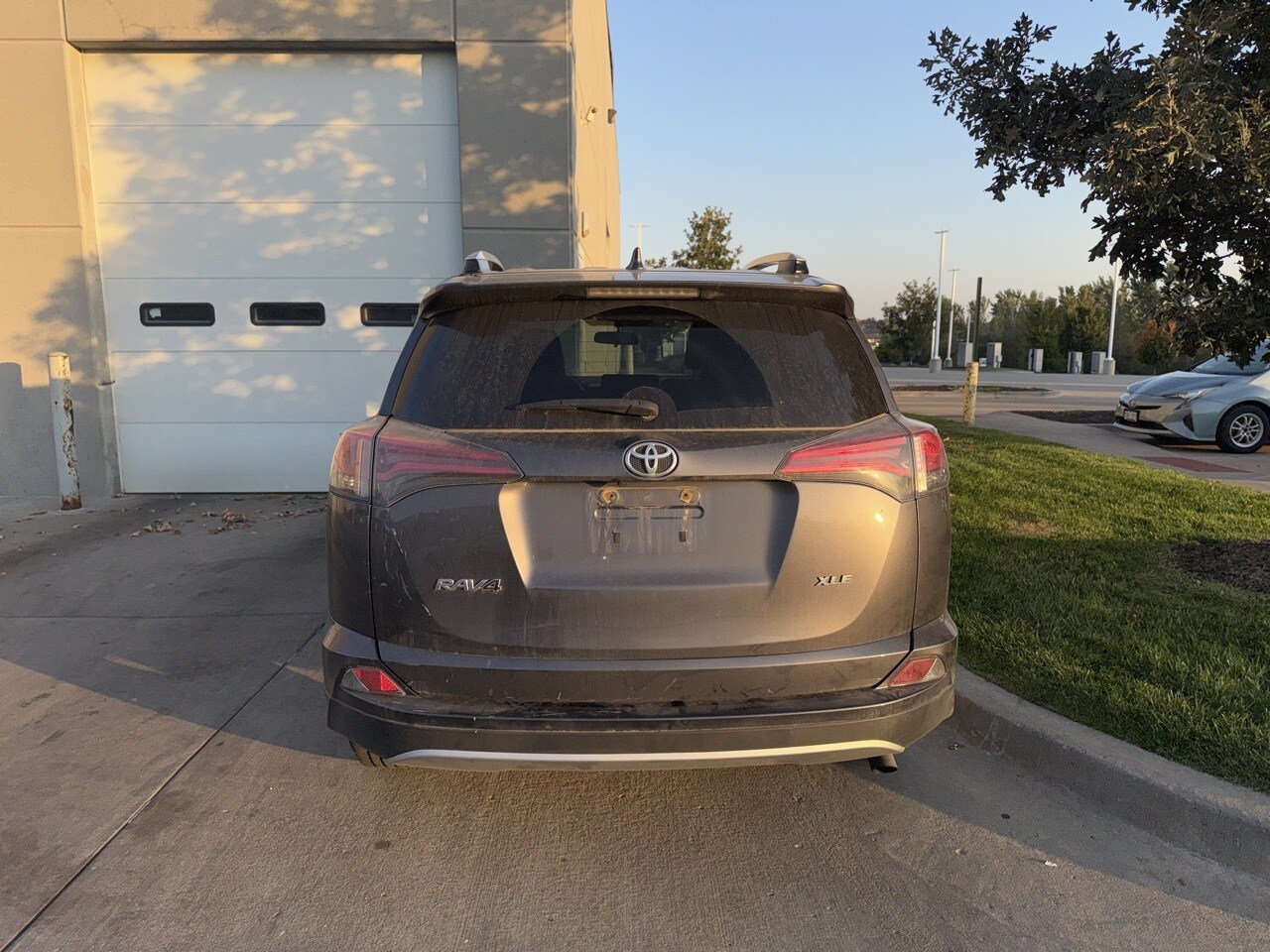 2016 Toyota RAV4 XLE photo 4
