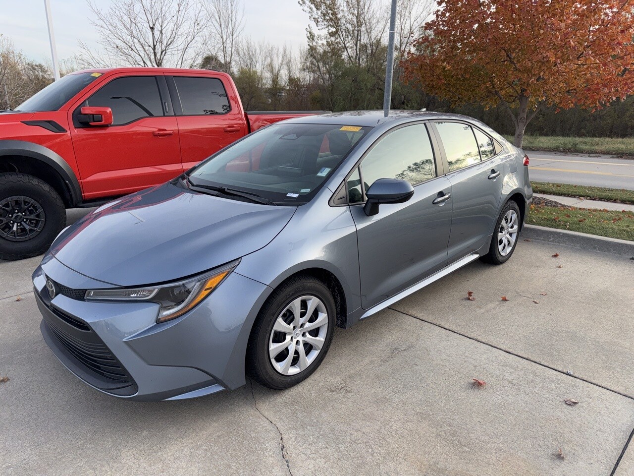 2023 Toyota Corolla LE photo 2