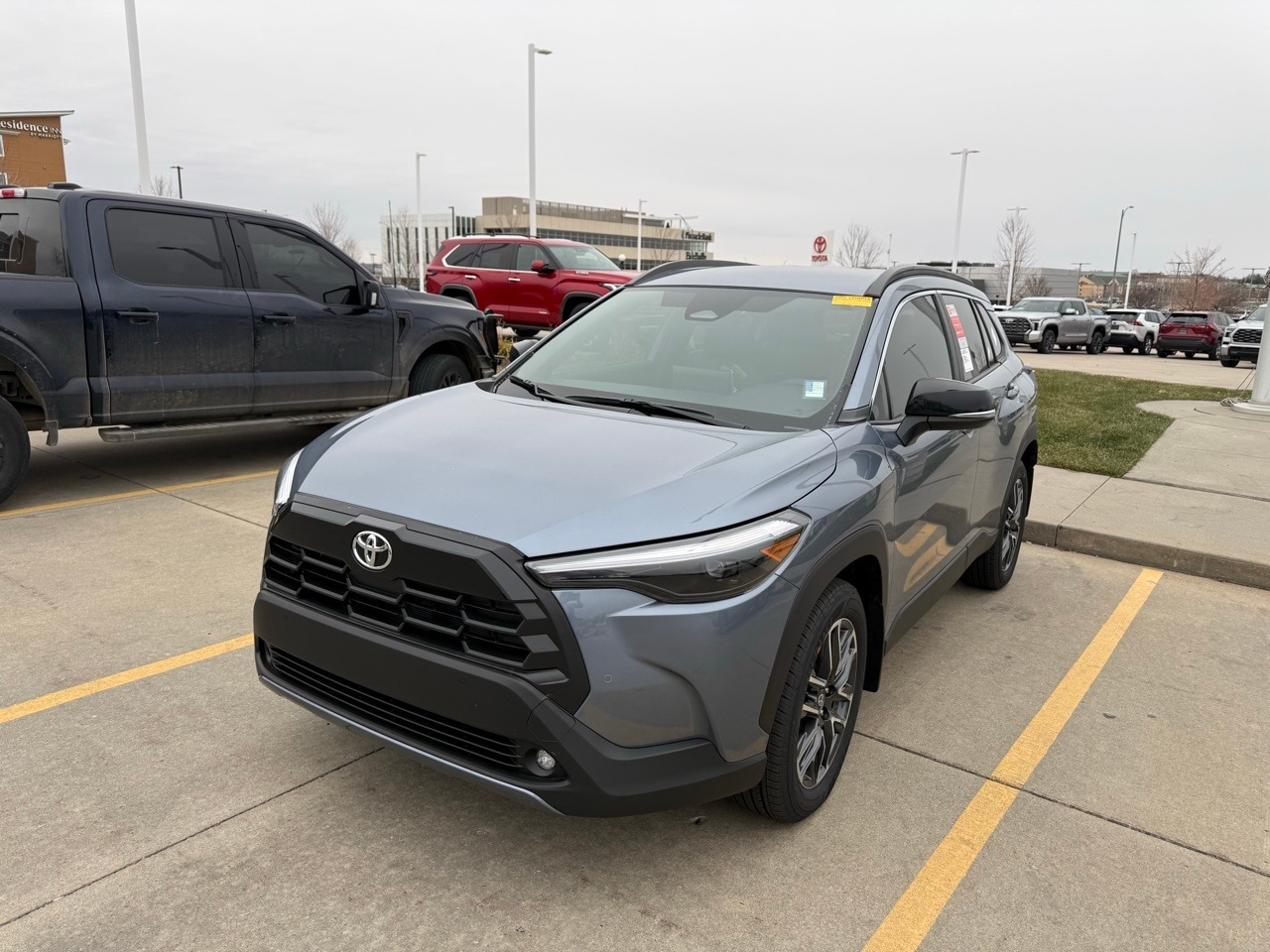 2026 Toyota Corolla Cross XLE's photo