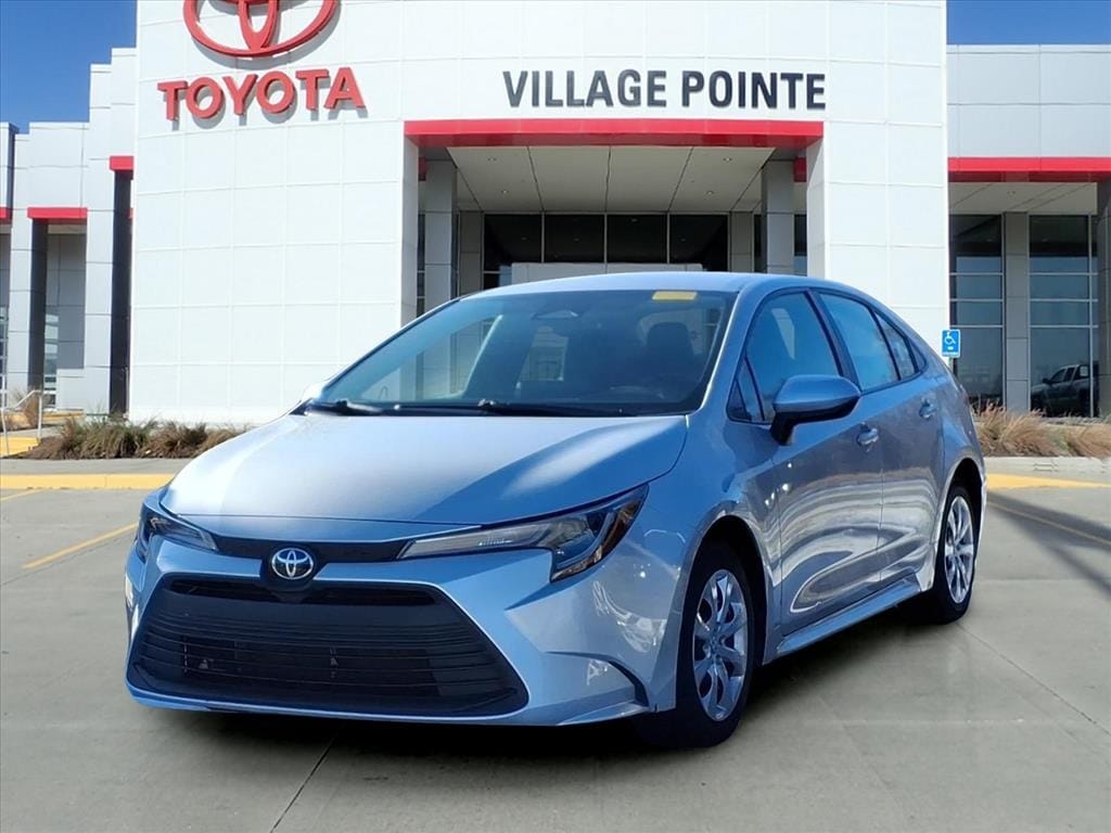 2023 Toyota Corolla LE's photo