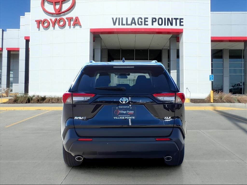2025 Toyota RAV4 XLE Premium photo 3