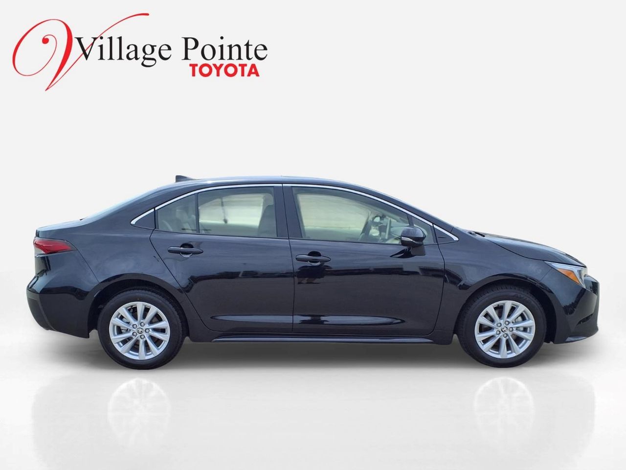 2026 Toyota Corolla XLE - Photo 6