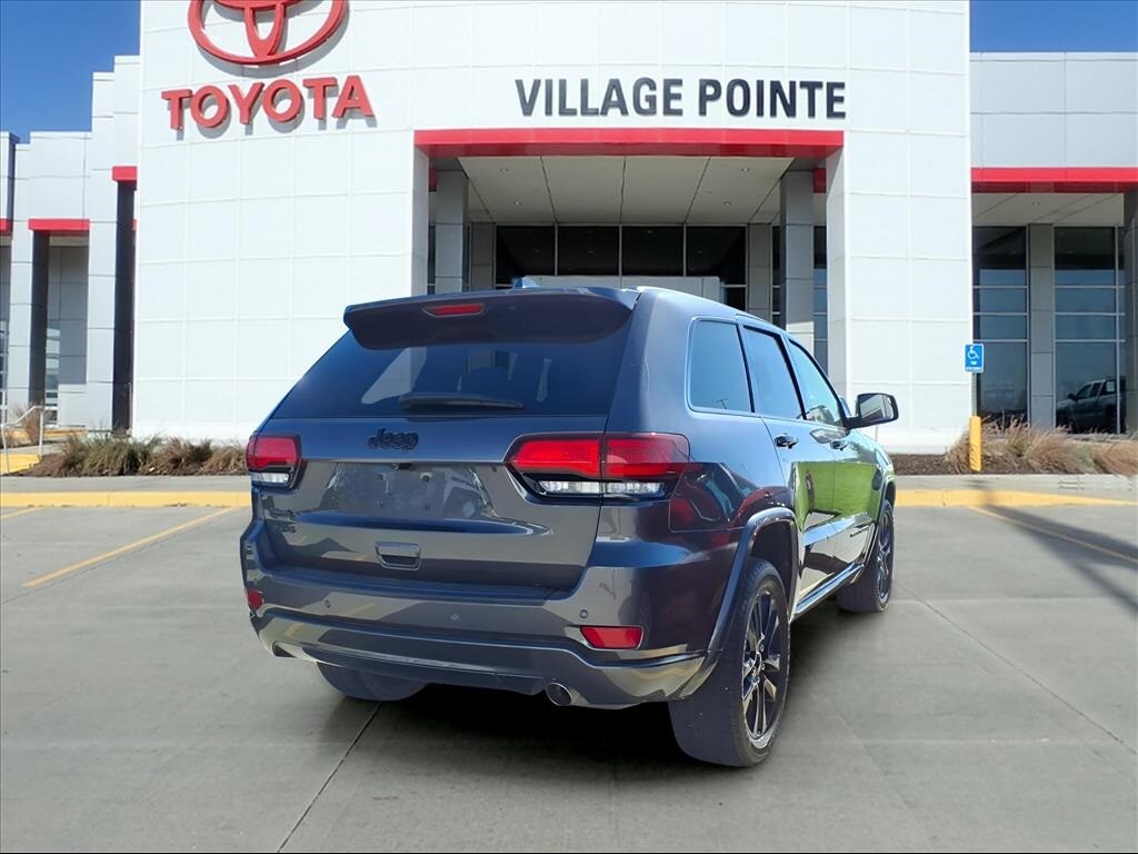 2020 Jeep Grand Cherokee Altitude photo 4