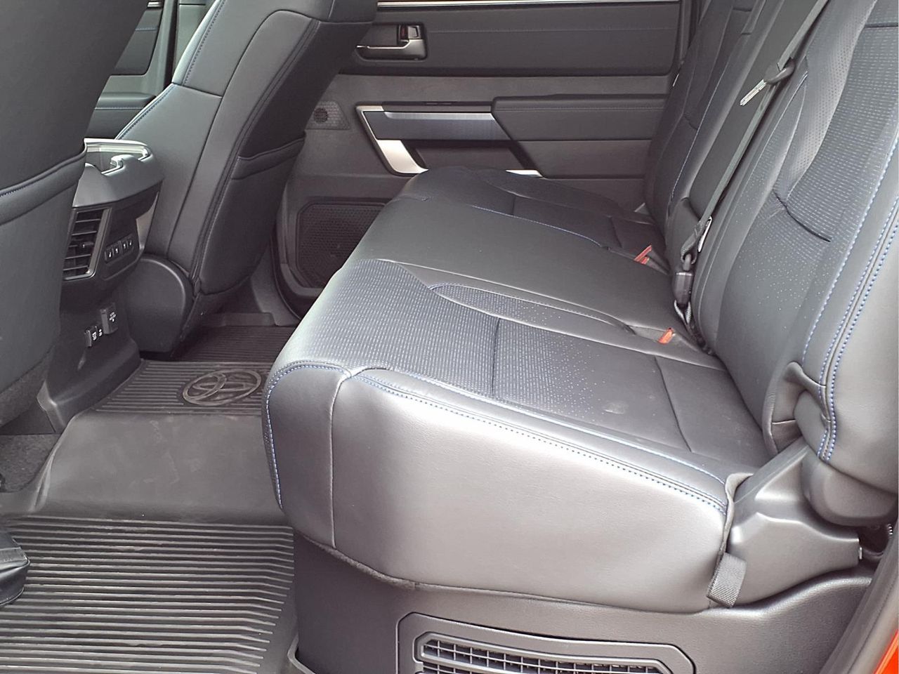 2026 Toyota Tundra Platinum - Photo 10