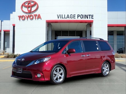 2014 Toyota Sienna SE Van