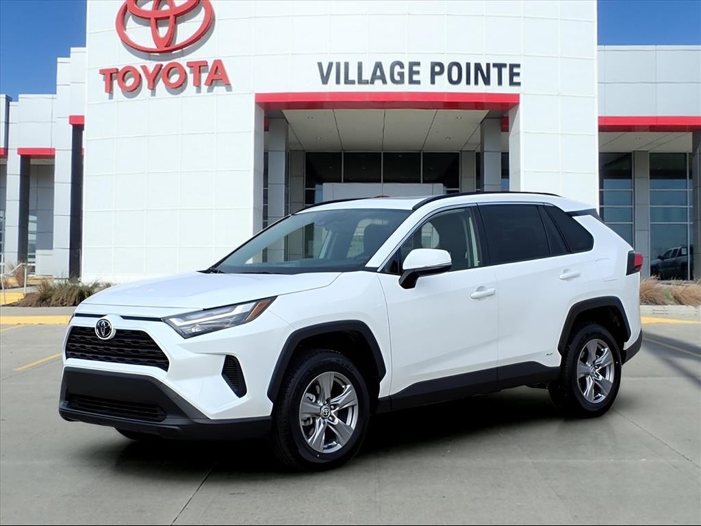 2025 Toyota RAV4 XLE's photo