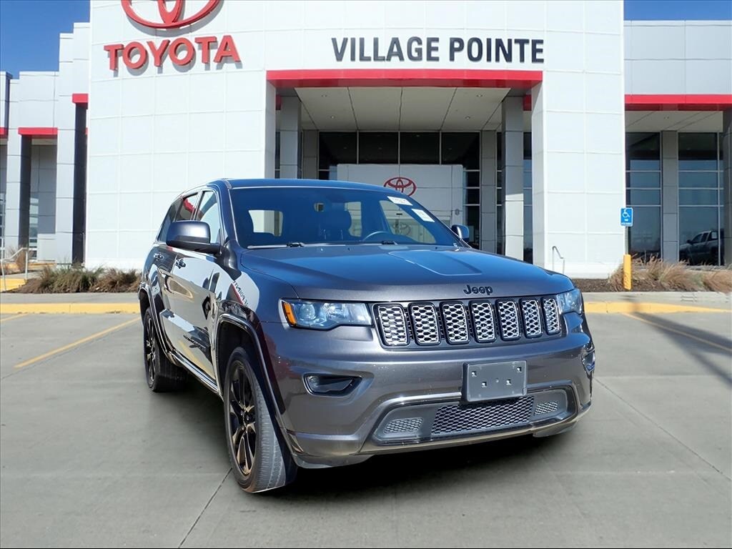 2020 Jeep Grand Cherokee Altitude photo 3