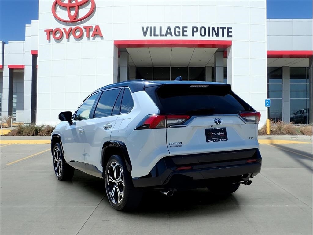 2024 Toyota RAV4 Prime XSE photo 3