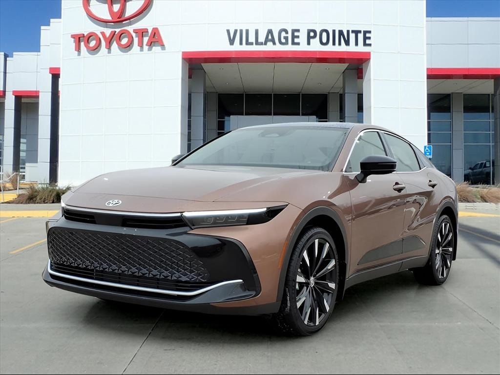 2026 Toyota Crown Platinum's photo