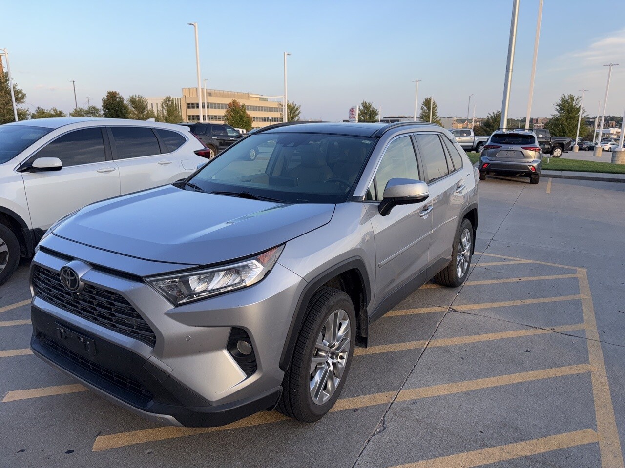 2021 Toyota RAV4 Limited photo 2