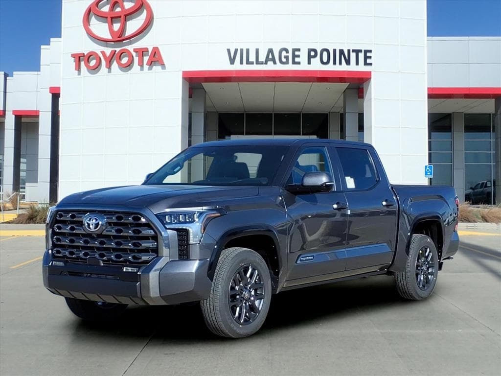 2026 Toyota Tundra Platinum's photo
