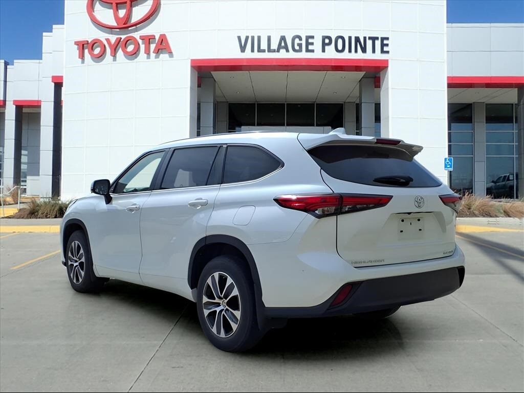 2023 Toyota Highlander Limited Platinum XLE XSE photo 3