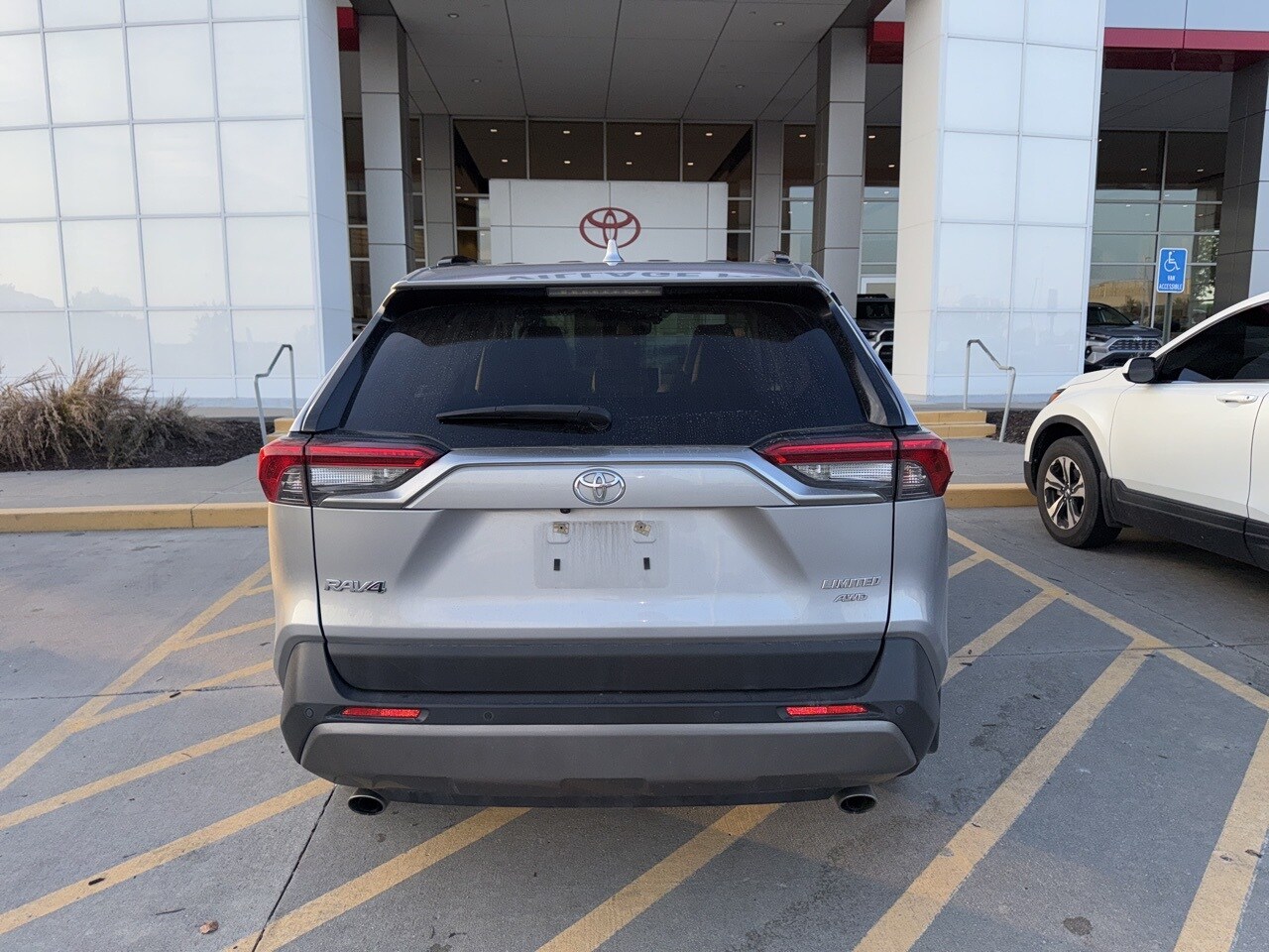 2021 Toyota RAV4 Limited photo 4