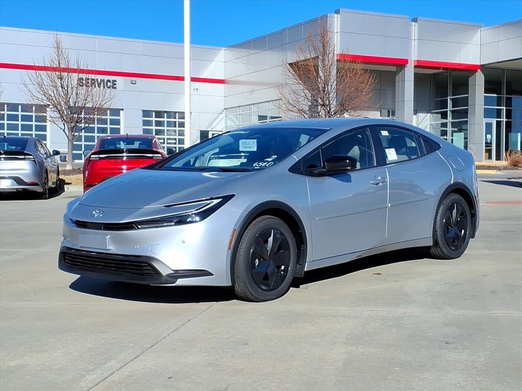 2026 Toyota Prius LE's photo