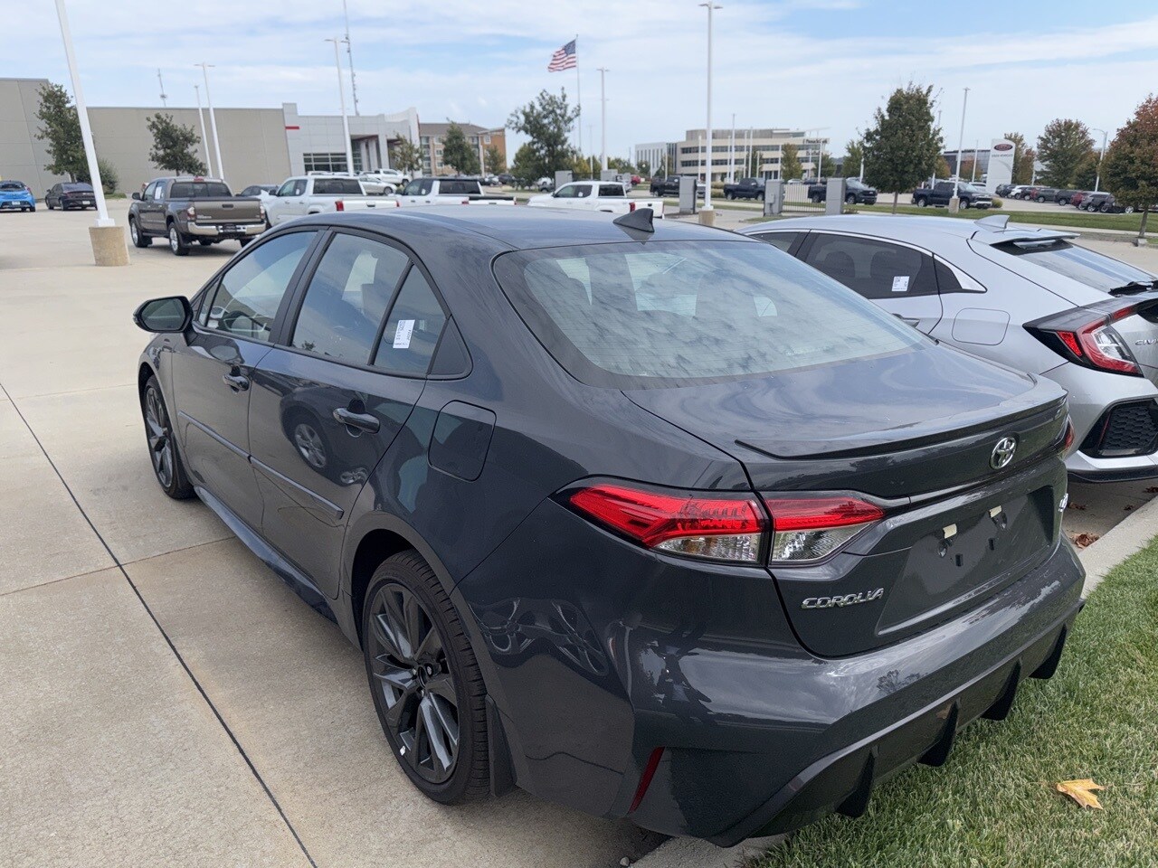 2025 Toyota Corolla SE photo 2