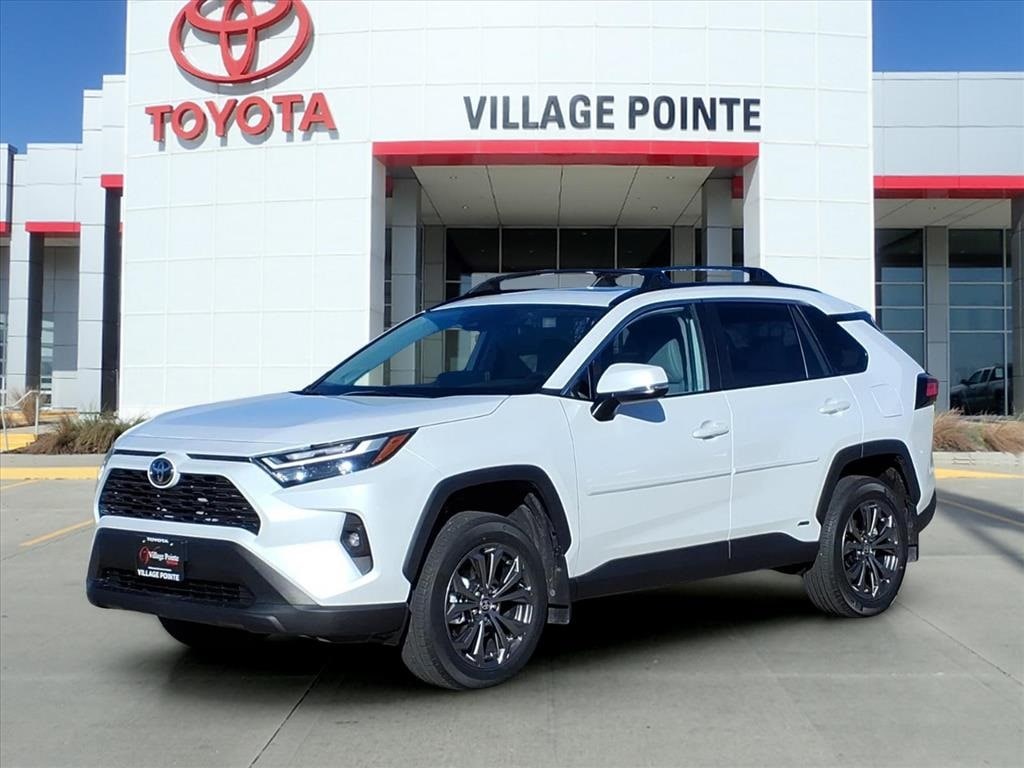 2025 Toyota RAV4 XLE Premium's photo