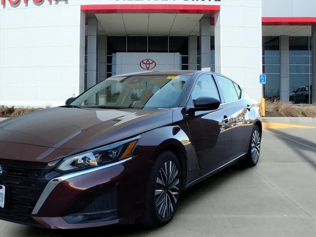 2024 Nissan Altima SV's photo