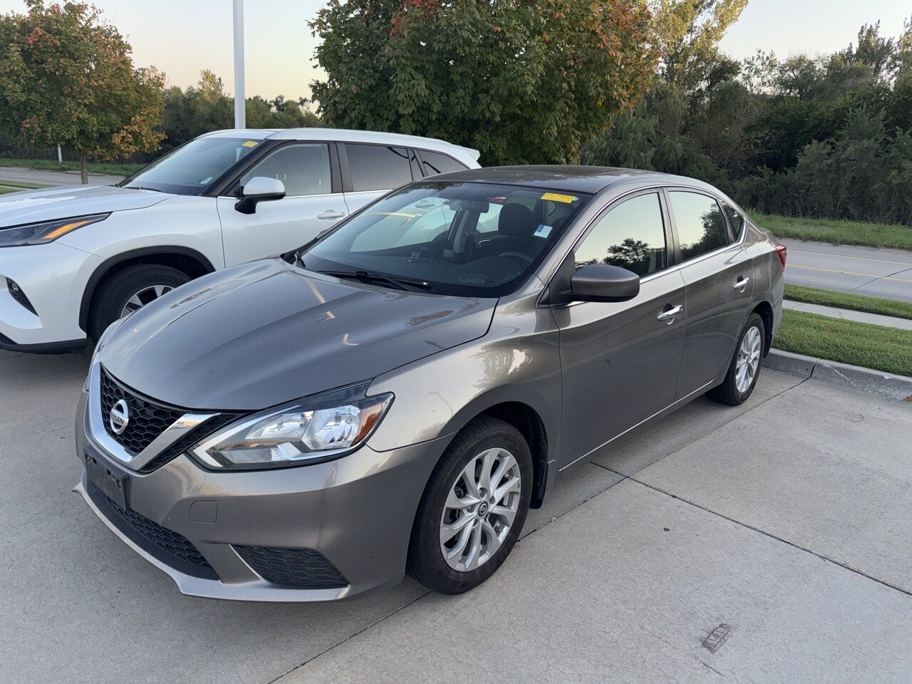 2016 Nissan Sentra SV photo 2