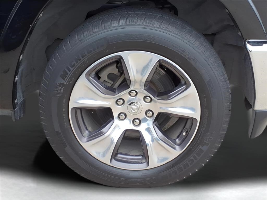 2020 Ram 1500 Laramie photo 3
