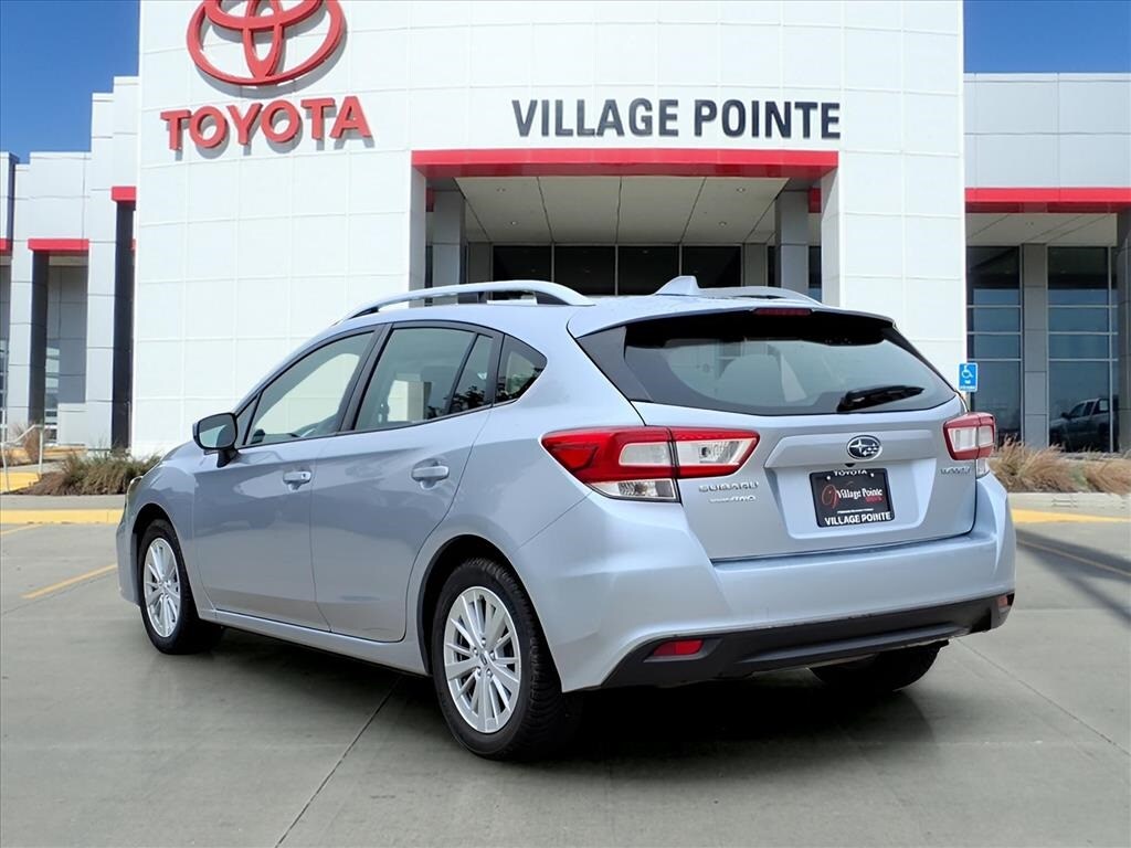 2017 Subaru Impreza 2.0i Premium photo 3