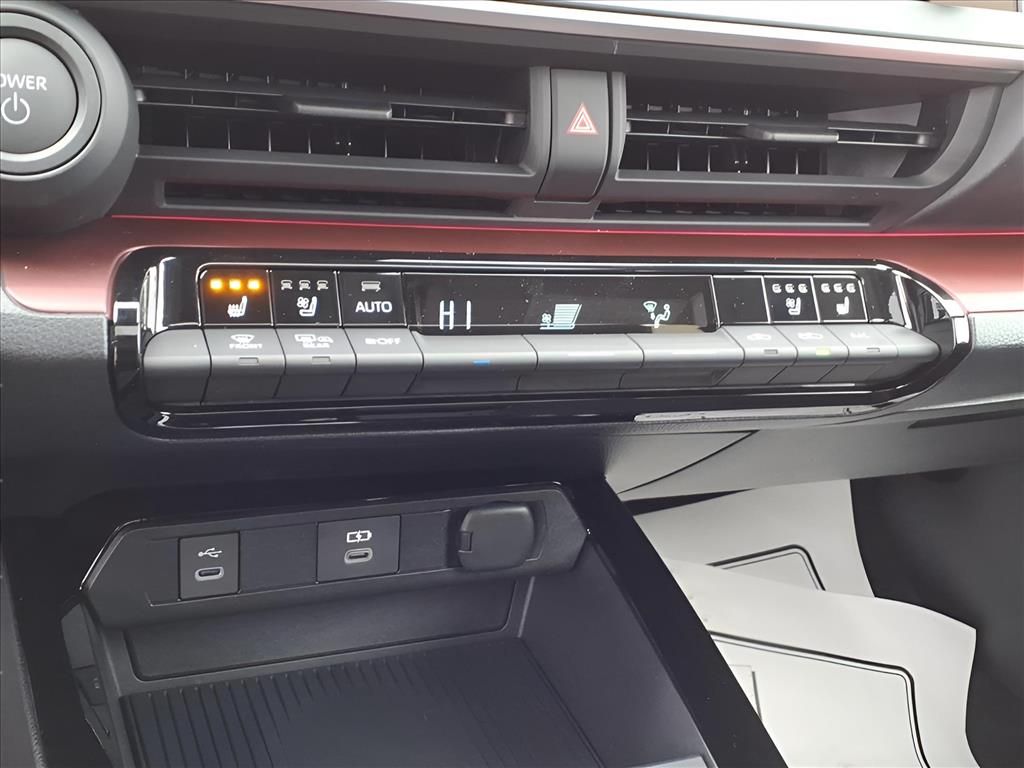 2026 Toyota Prius Plug-in Hybrid XSE Premium - Photo 18