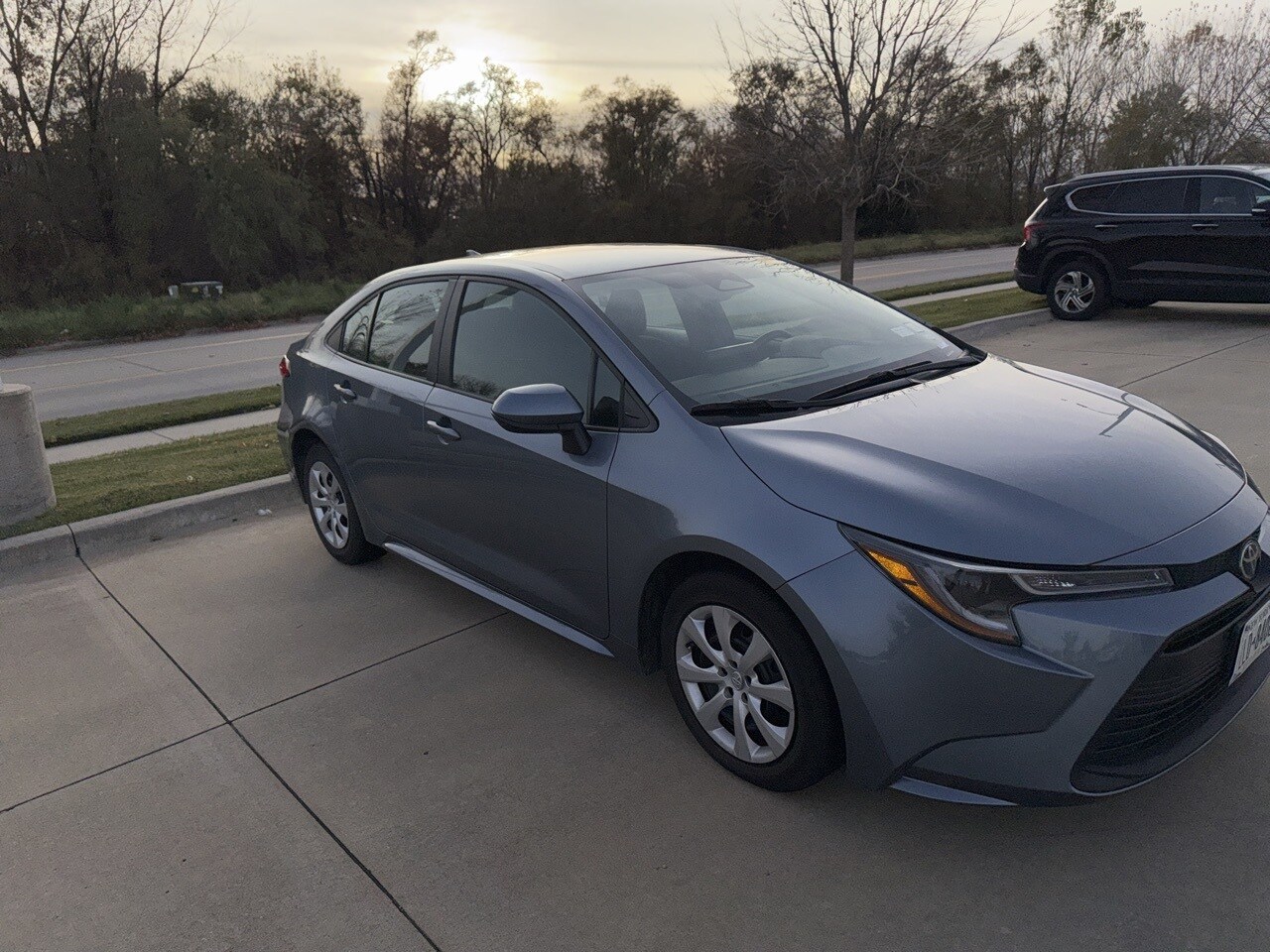 2023 Toyota Corolla LE photo 4