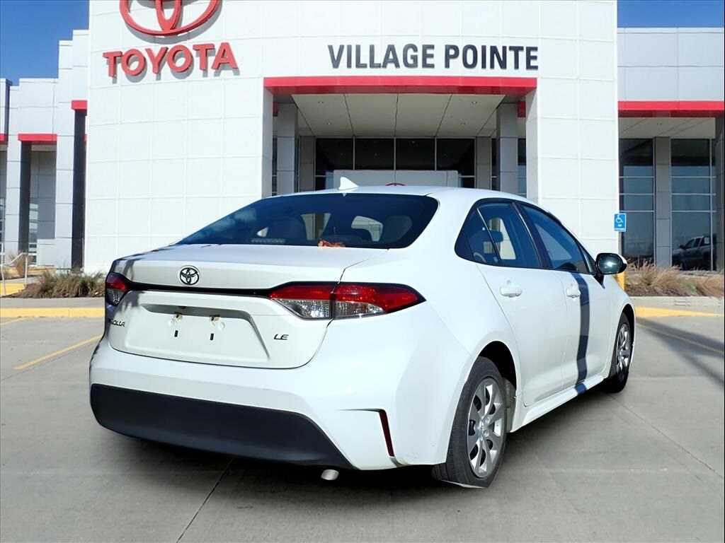 2023 Toyota Corolla LE photo 4