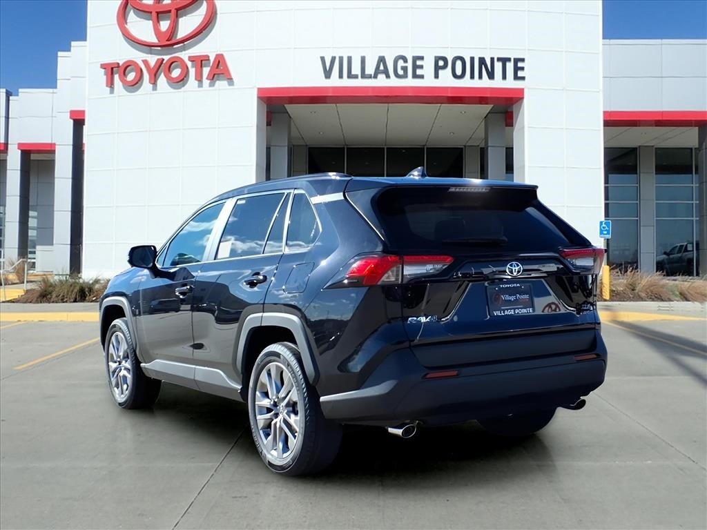 2025 Toyota RAV4 XLE Premium photo 2