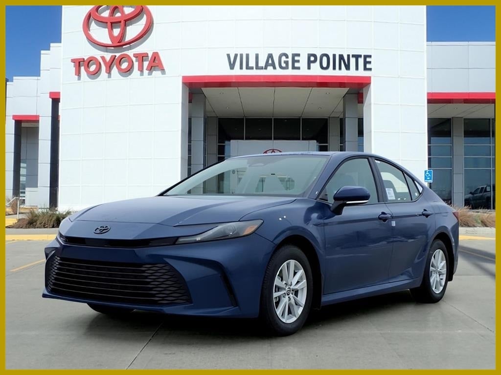 2026 Toyota Camry LE's photo