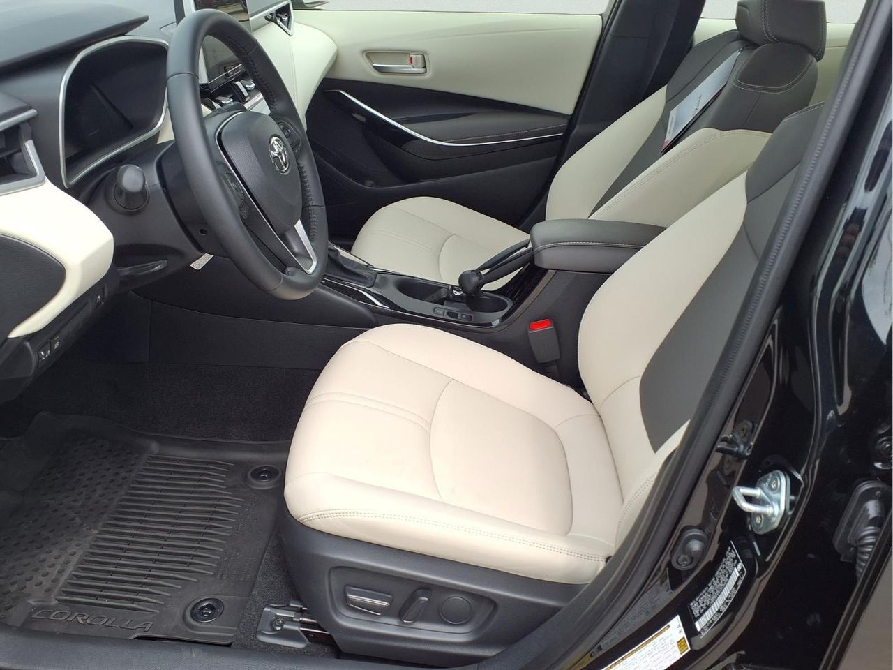 2026 Toyota Corolla XLE - Photo 12