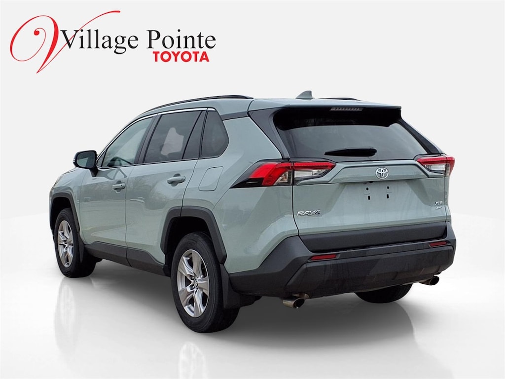 Used 2022 Toyota RAV4 XLE SUV