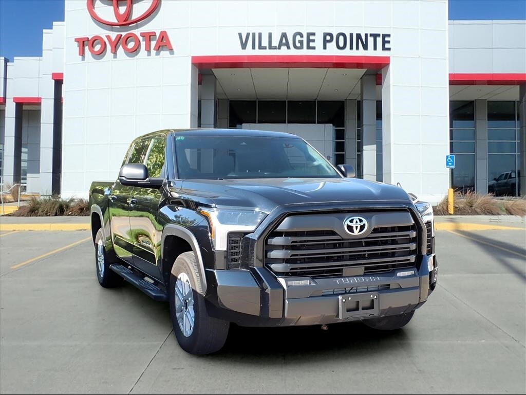 2025 Toyota Tundra SR5 photo 3